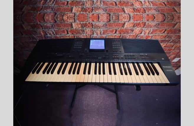 Used Technics KN1400 Arranger Keyboard (No Music Rest) - Image 1